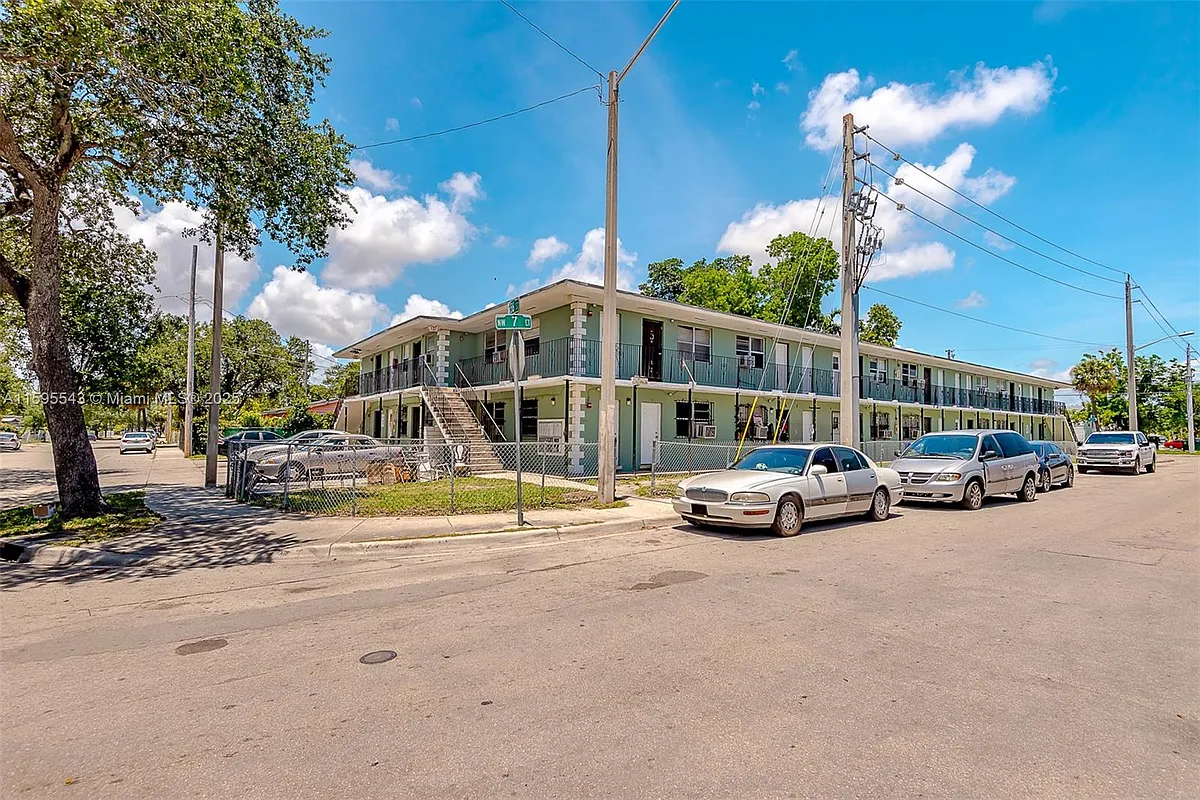Building Photo - 5600 NW 7th Ct #14