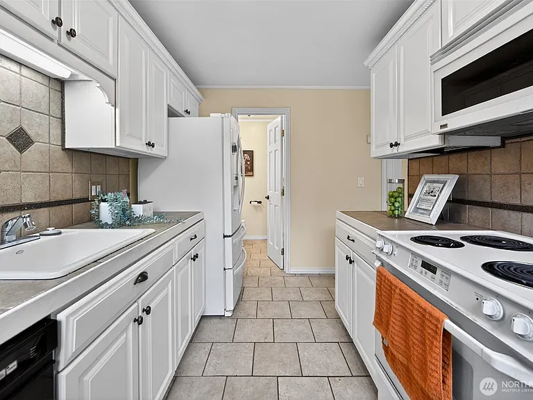 12251 SE 59th St #102 — Photo 13