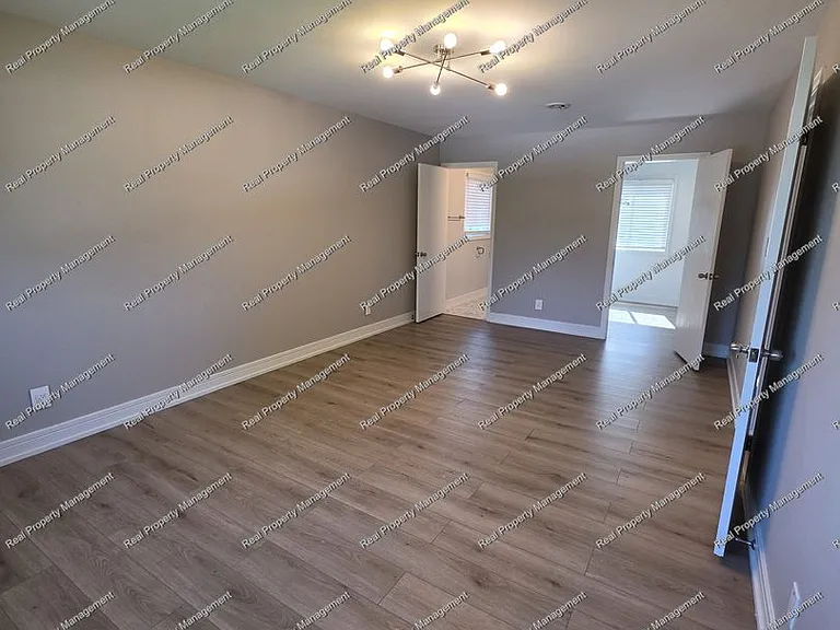 10016 Twin Creek Blvd — Photo 14