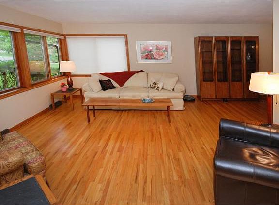 4th image of 4015 Cranbrook Dr