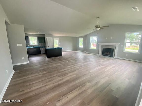 4th image of 200 Grand Oaks Drive