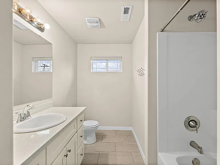 702 Hubbard Rd SE — Photo 24