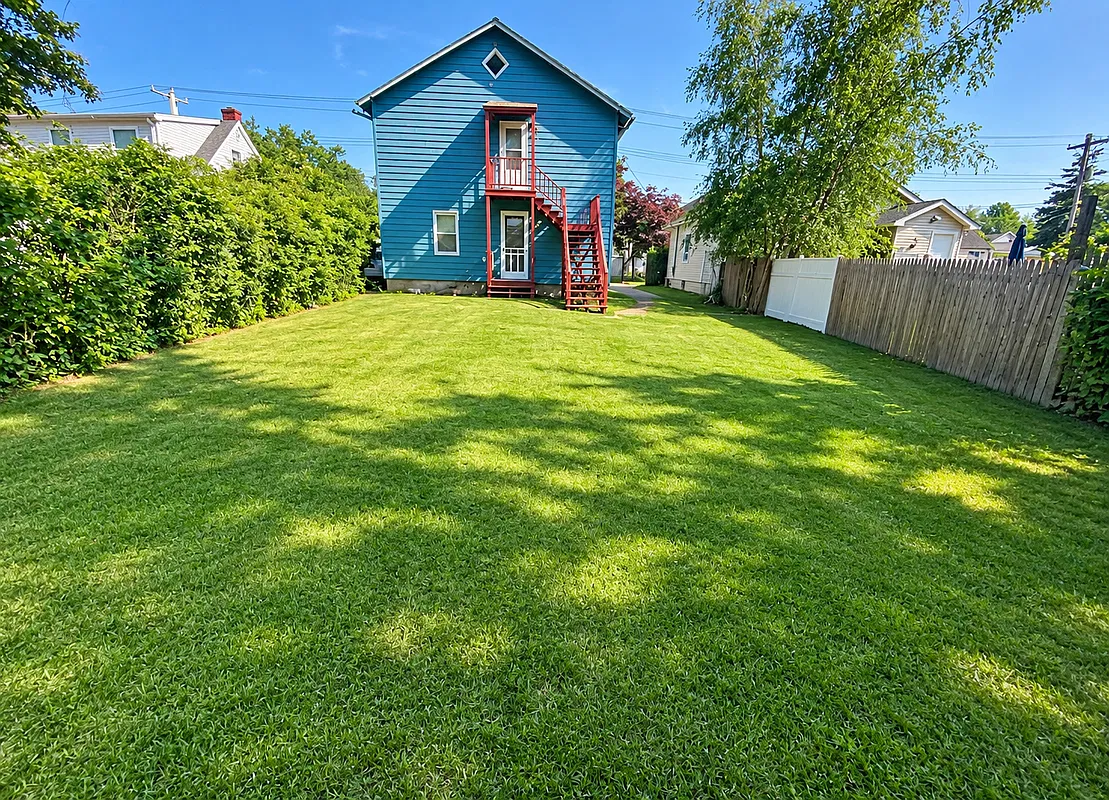 2 bed, 1.0 bath, 1742 sqft, $2,000 — Photo 4