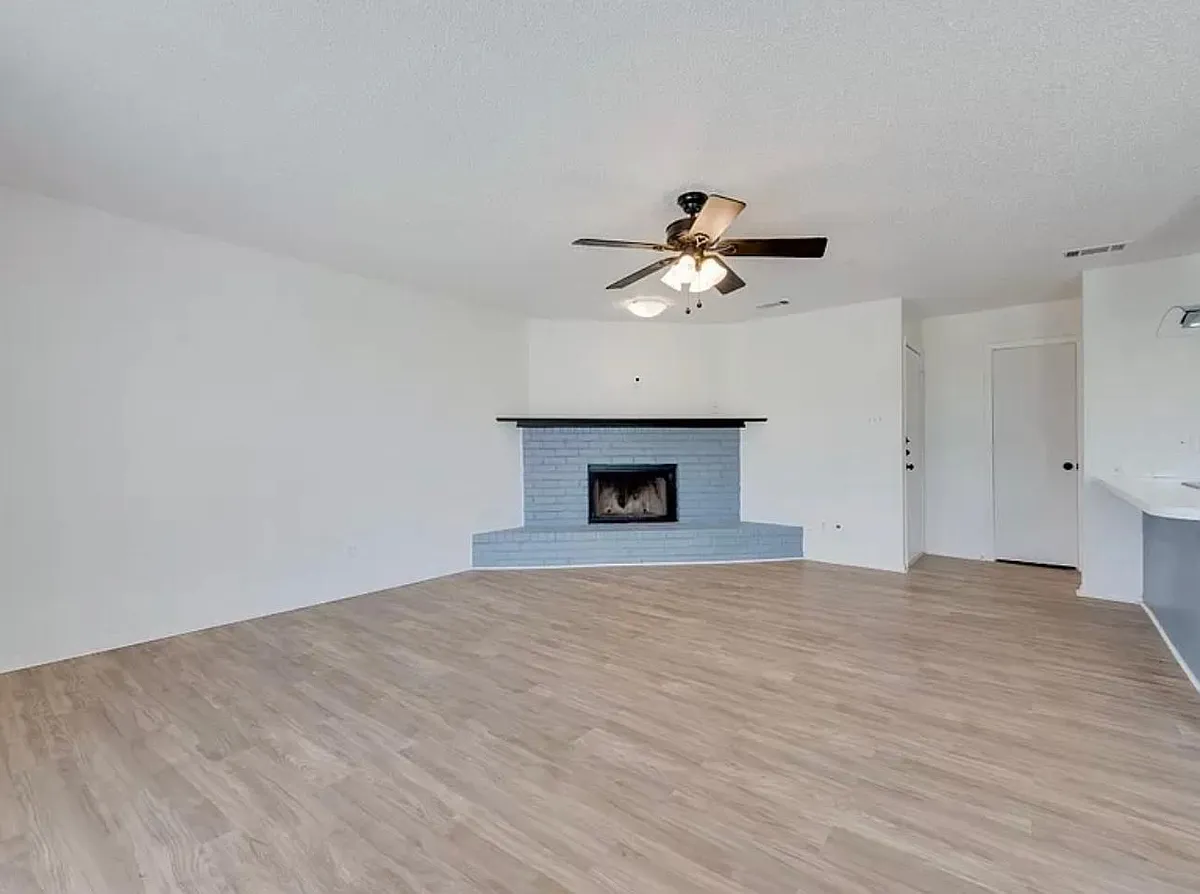 Building Photo - 5809 Ridgecove Dr