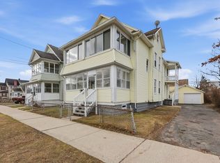 28-30 Cherrelyn St, Springfield, MA 01104