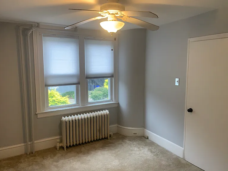 328 E King Street — Photo 12
