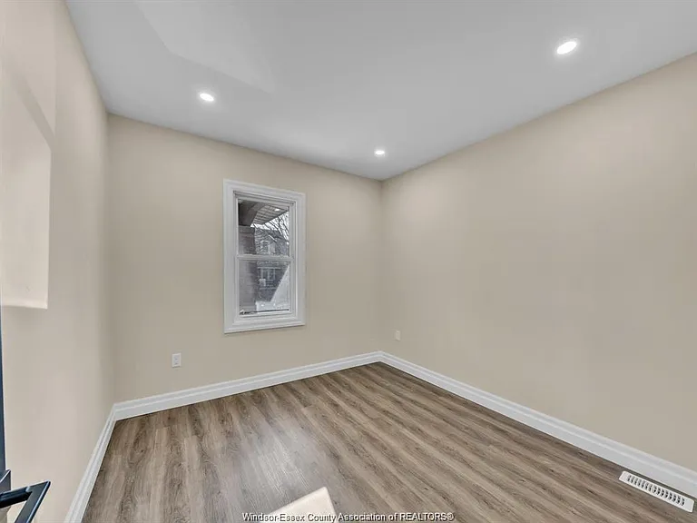 1568 York St — Photo 5