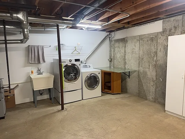 3 bed, 1356 sqft, $2,350 — Photo 2