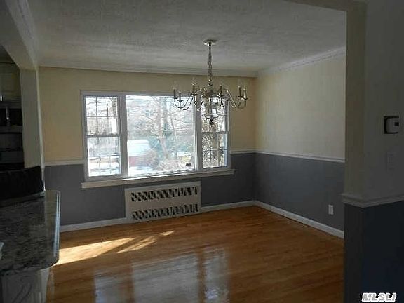 5th image of 126 Meadow St