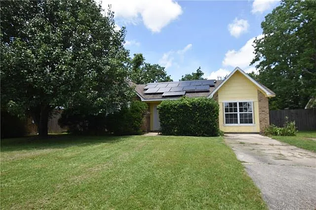 2023 Hempstead Dr — Photo 2
