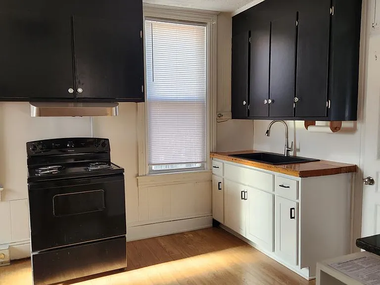 1441 W Philadelphia St #1 — Photo 2