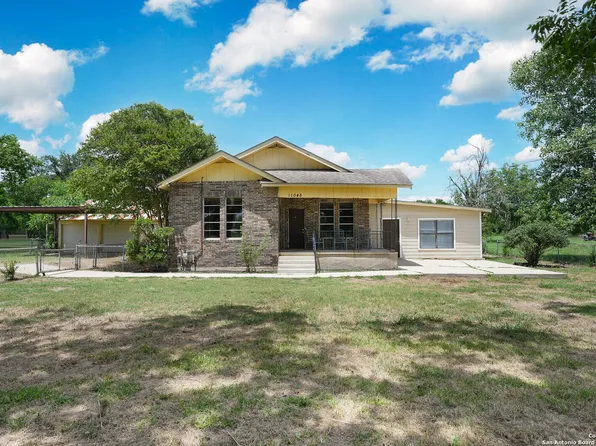 11045 US HIGHWAY 87, Adkins, TX 78101