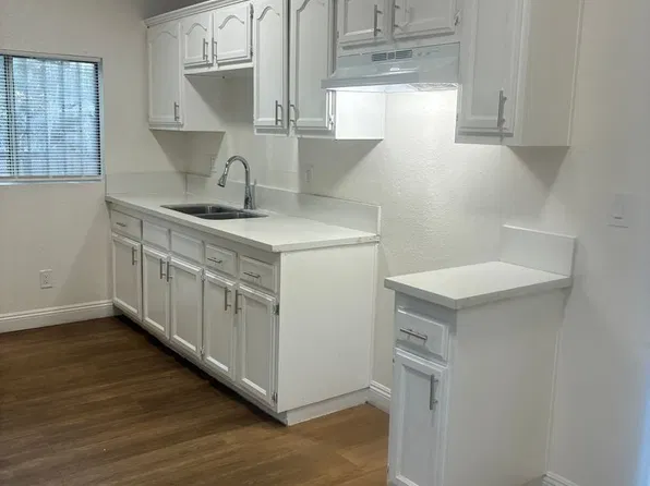 1047 E 41st Pl #A, Los Angeles, CA 90011