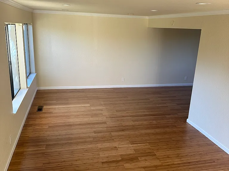 16962 Columbia Dr — Photo 4