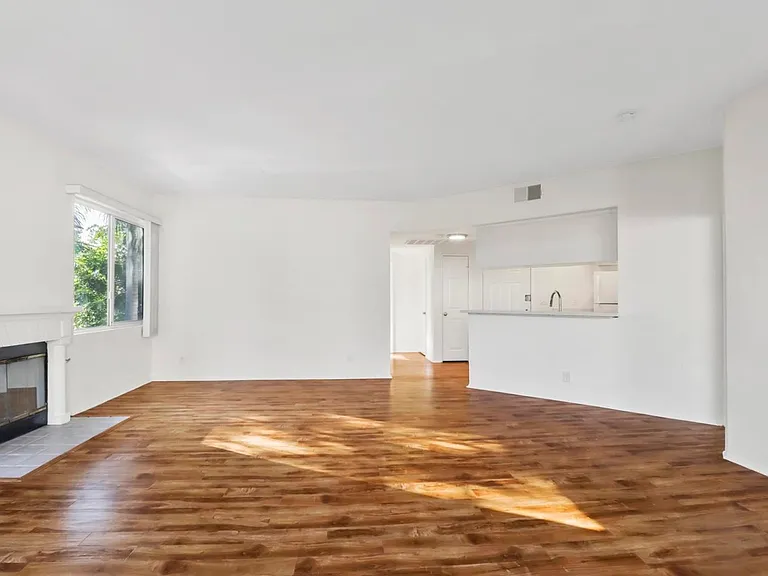 1828 Purdue Ave #201 — Photo 21