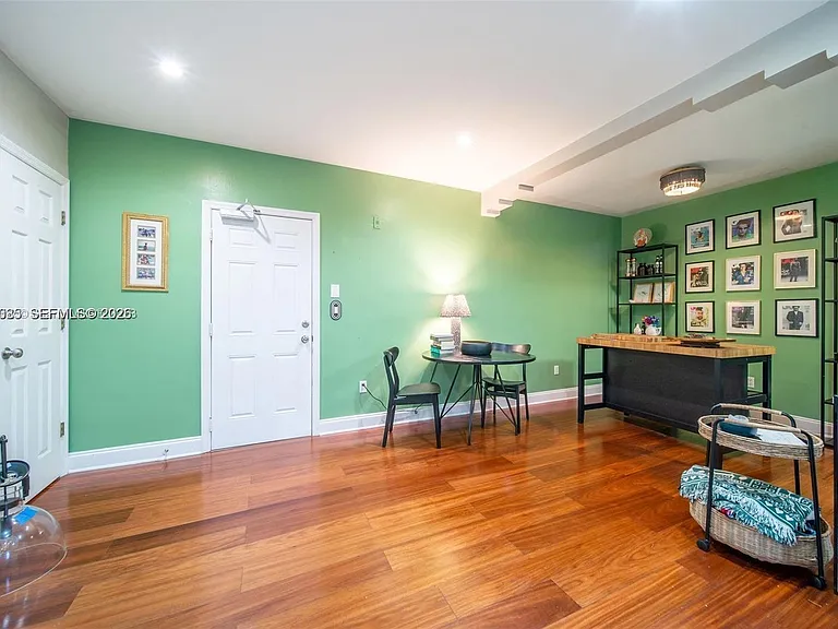 750 Jefferson Ave #14 — Photo 3