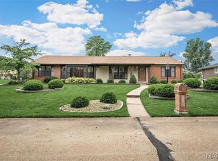11700 Bayfield Ln, Saint Louis, MO 63128