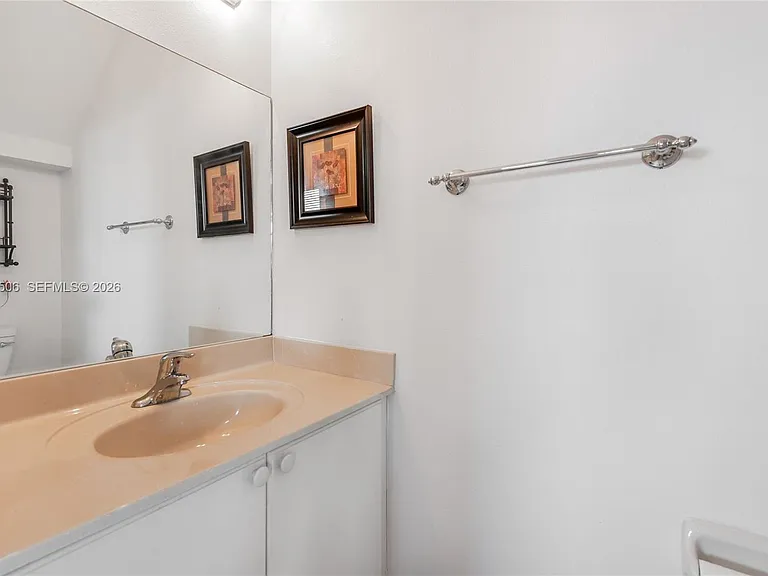5271 SW 141st Ter — Photo 9