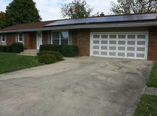 206 S Race St, Teutopolis, IL 62467