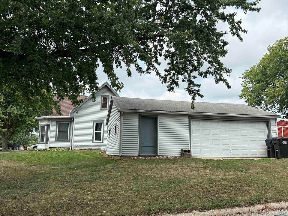 2nd image of 428 Summit St