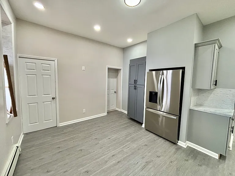 127-129 Fulton St #1 — Photo 11