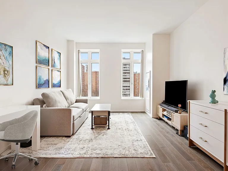 543 W 122nd St #6B — Photo 3