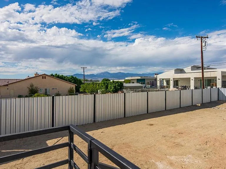 67670 Buckboard Ln — Photo 37
