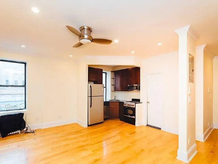 1215 Myrtle Ave #2R — Photo 2