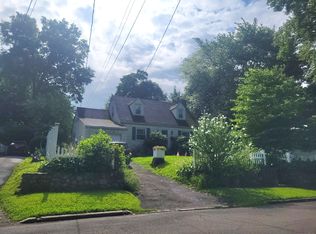 99 Woodbury Ave, Stamford, CT 06907