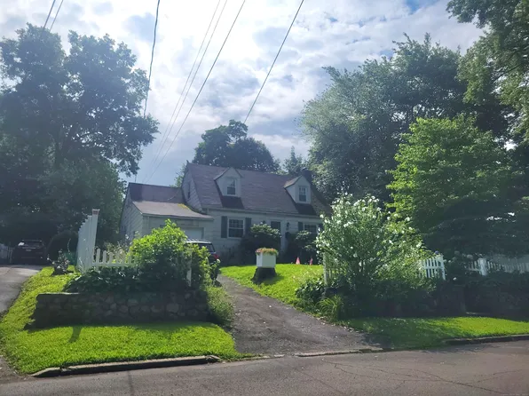 99 Woodbury Avenue, Stamford, CT 06907