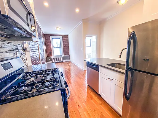 Rented by Voro New York | media 32