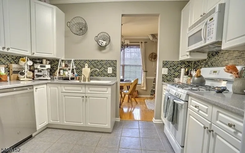 2 bed, 2.5 bath, $2,750 — Photo 1