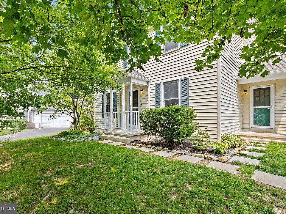 1st image of 124 Keswick Ct