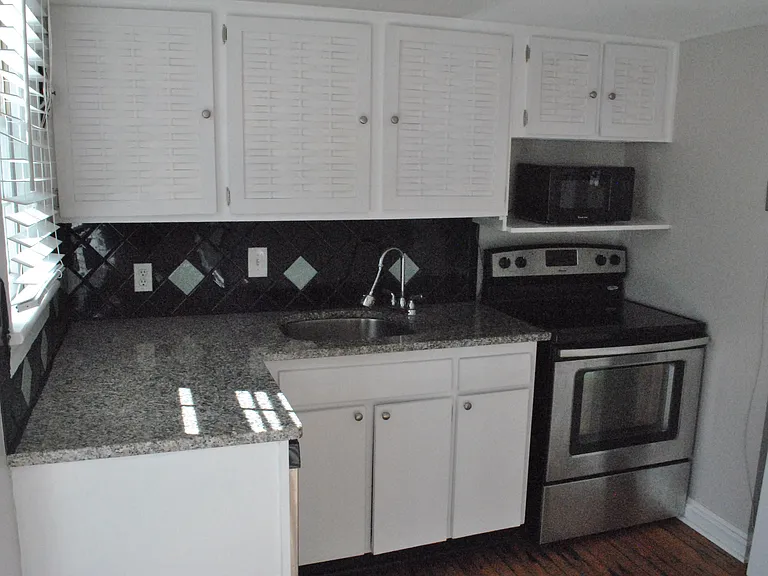 1038 Nichols Dr — Photo 11