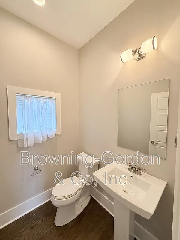 3 bed, 2.5 bath, 2225 sqft, $3,500 — Photo 3