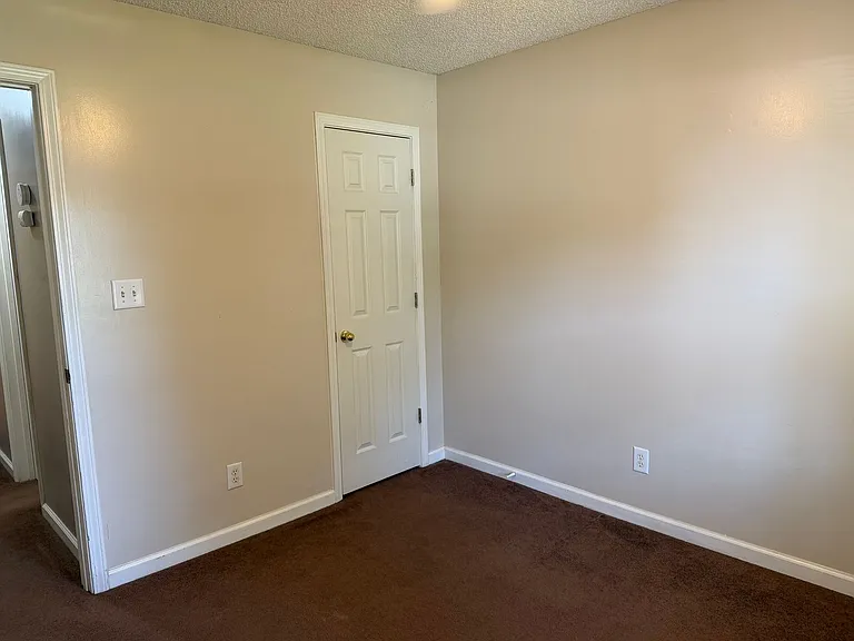 1330 N Hampton Dr — Photo 16