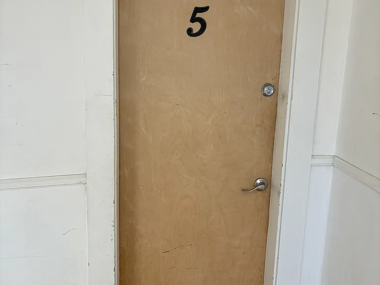 170 Pine St #5 — Photo 2