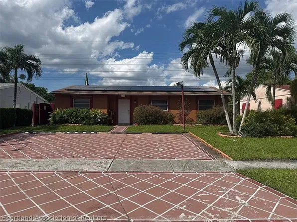 7441 SW 1st St, Margate, FL 33068