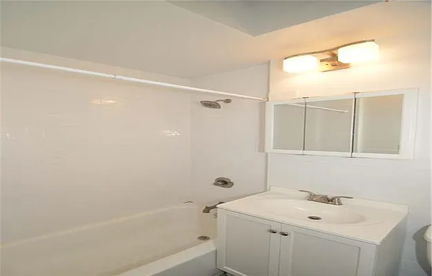 Rented by Buchbinder & Warren | media 3