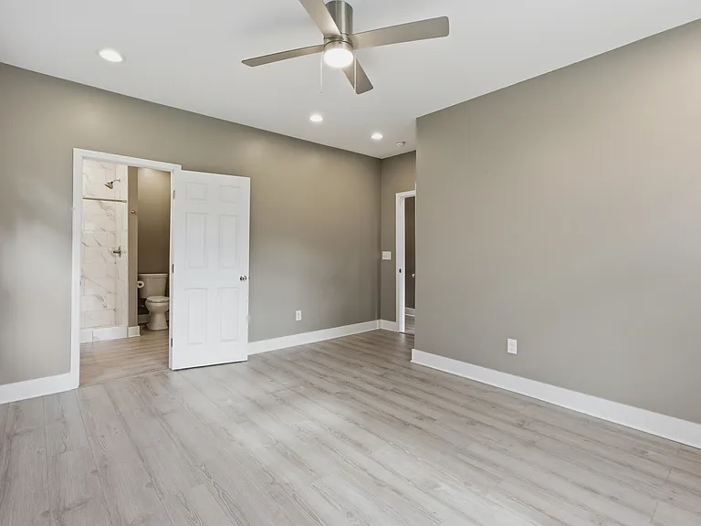 204 Richardson Ave — Photo 12