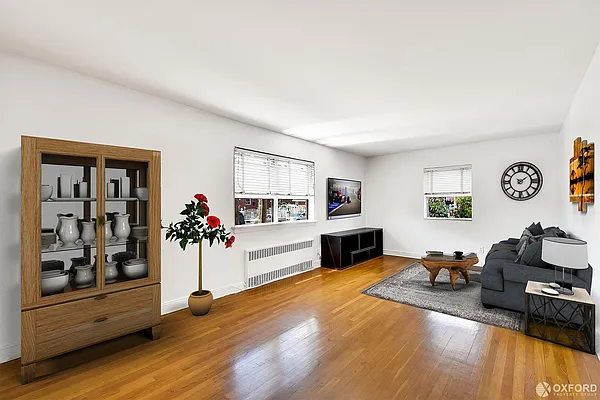 Rented by Oxford Property Group | media 10