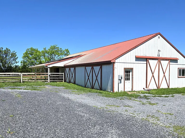 8293 Leetown Rd — Photo 47