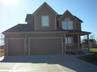 903 SW 35th Ter, Lees Summit, MO 64082