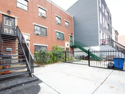 902 Gates Ave, Brooklyn, NY, 11221