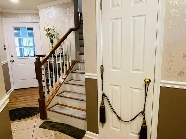 128 Lullwater Way, Falling Waters, WV 25419