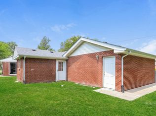 9929 Harnew Rd E, Oak Lawn, IL 60453