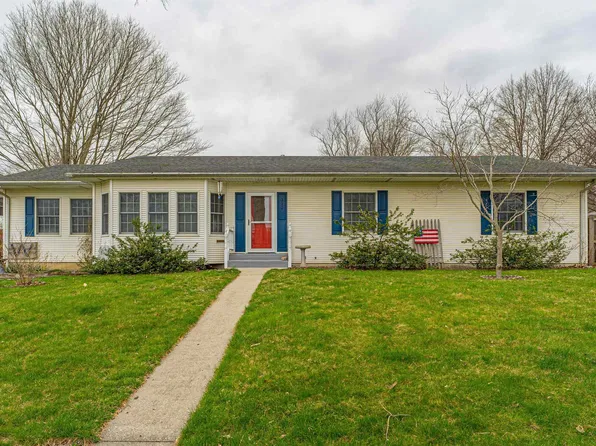 312 S Vine St, Mount Pulaski, IL 62548