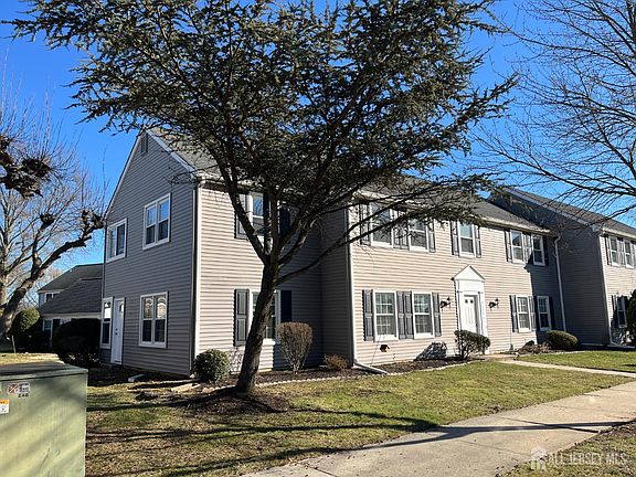 2nd image of 259B Old Nassau Rd #B