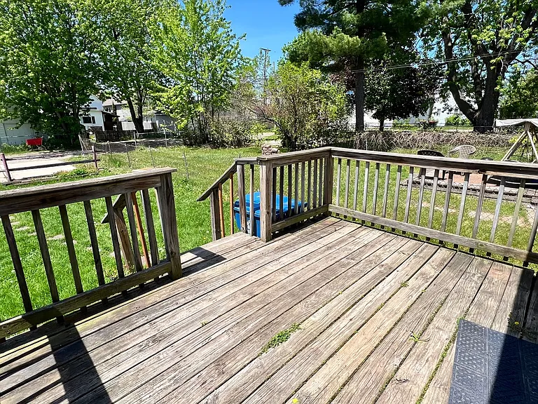 1133 Muskegon NW — Photo 11