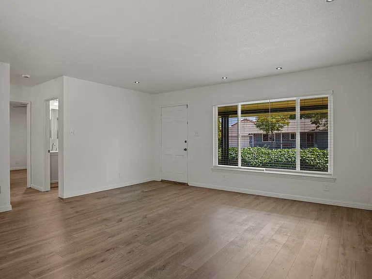 423 Hamilton Dr #A — Photo 22
